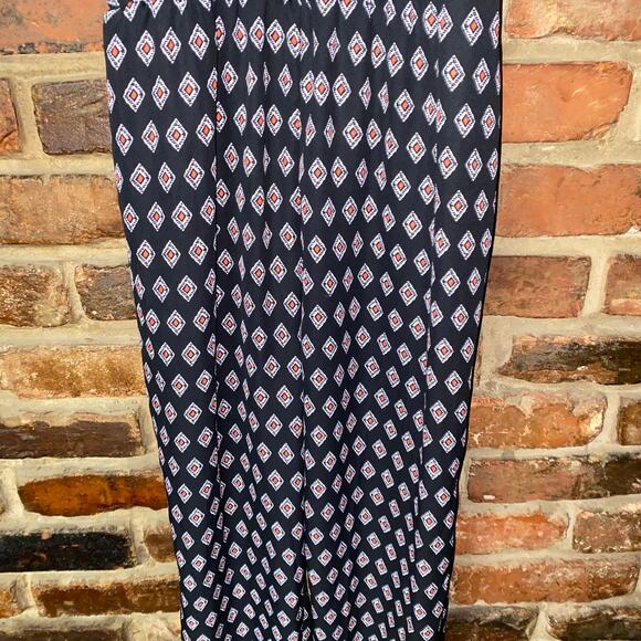 Romeo & Juliet Couture Geometric Sleeveless Surplice Jumpsuit Womens Size Medium - Picture 3 of 6